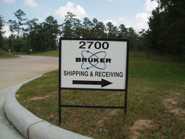 Bruker Delivery sign - Place above the Impressive