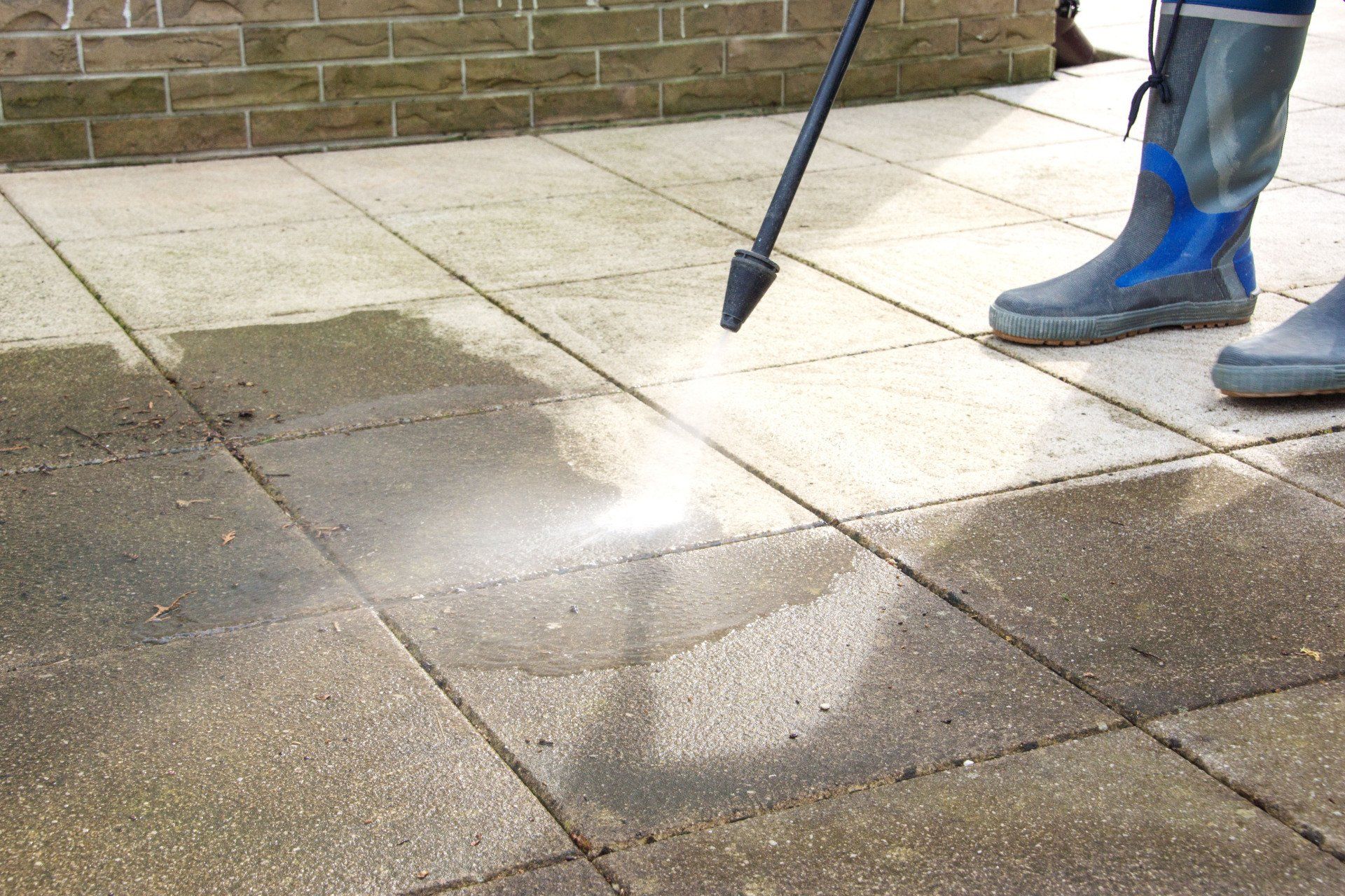 Pressure washing service
