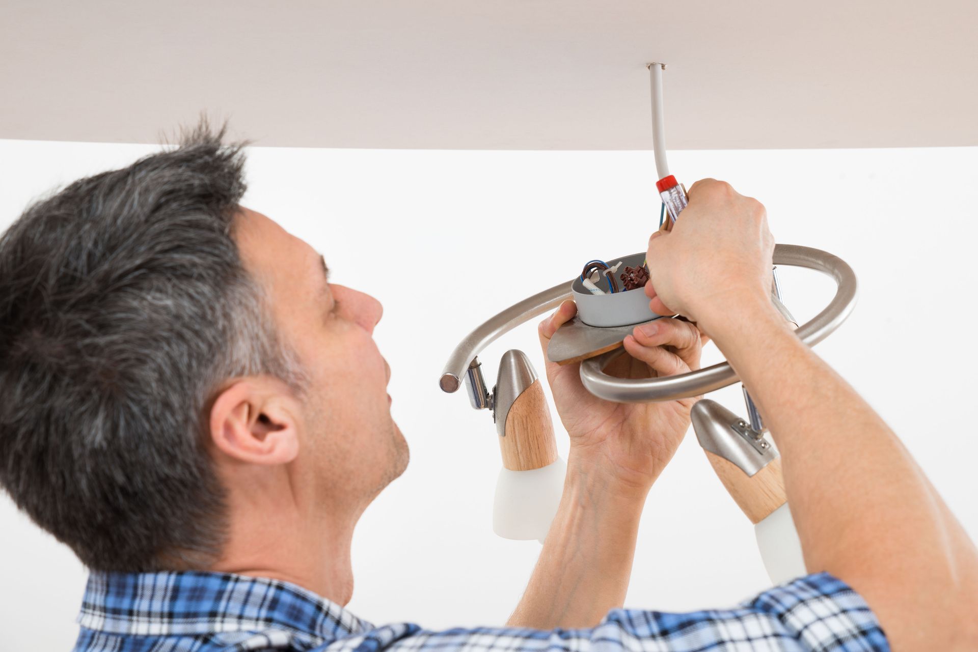 Looking for DIY Electrical Tips? Here’s One–Don’t