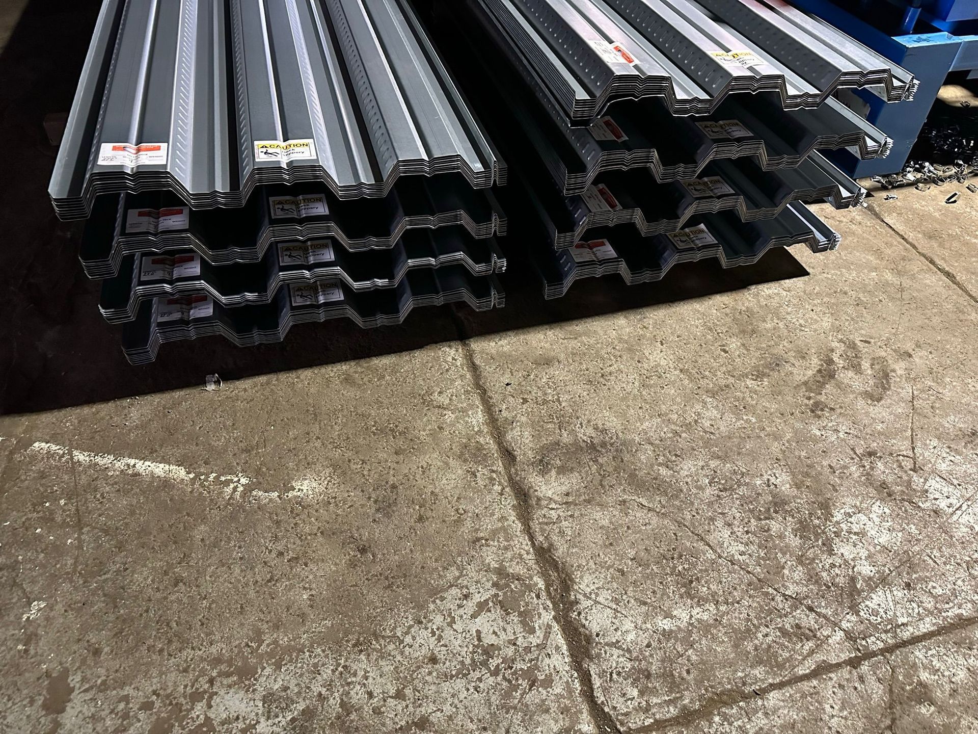 Bar joists roofing metal
