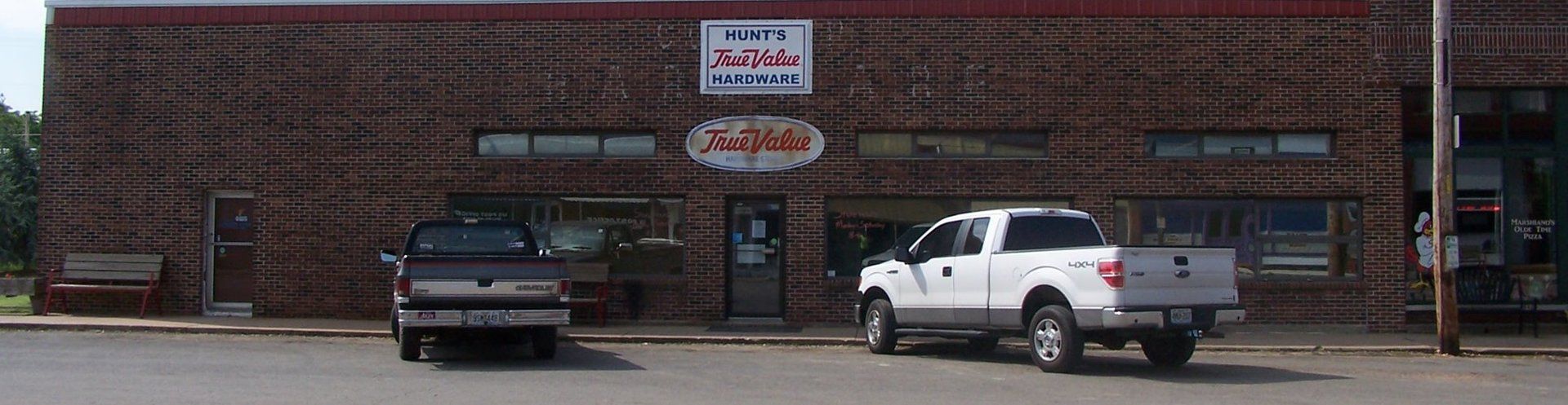 Hunt's Hardware & Guns_Shop