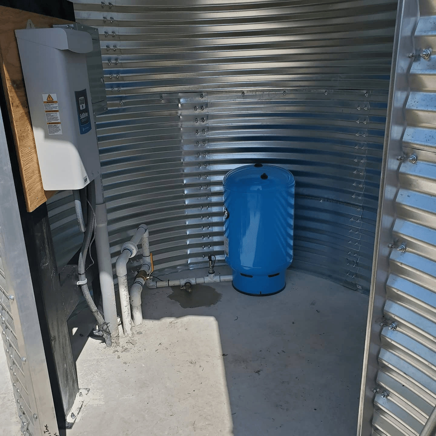 Submersible pumps to pump water