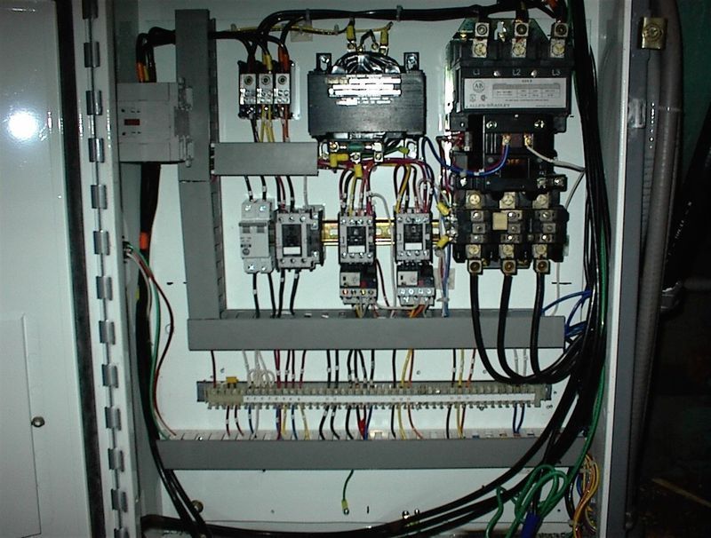 The inside of a electrical box with a digital display that says 888