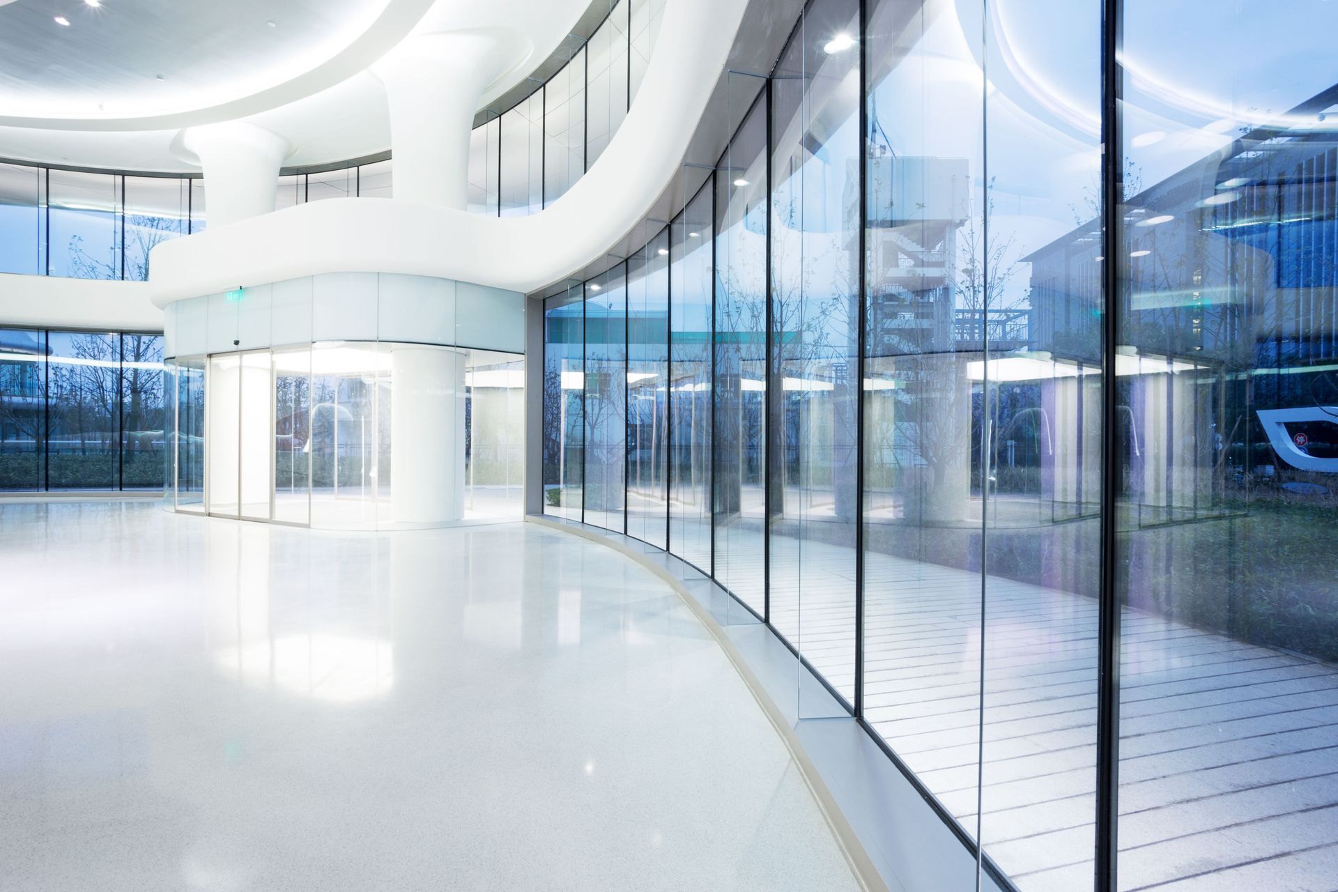 Top 5 Business Perks of Hiring a Window Cleaning Company