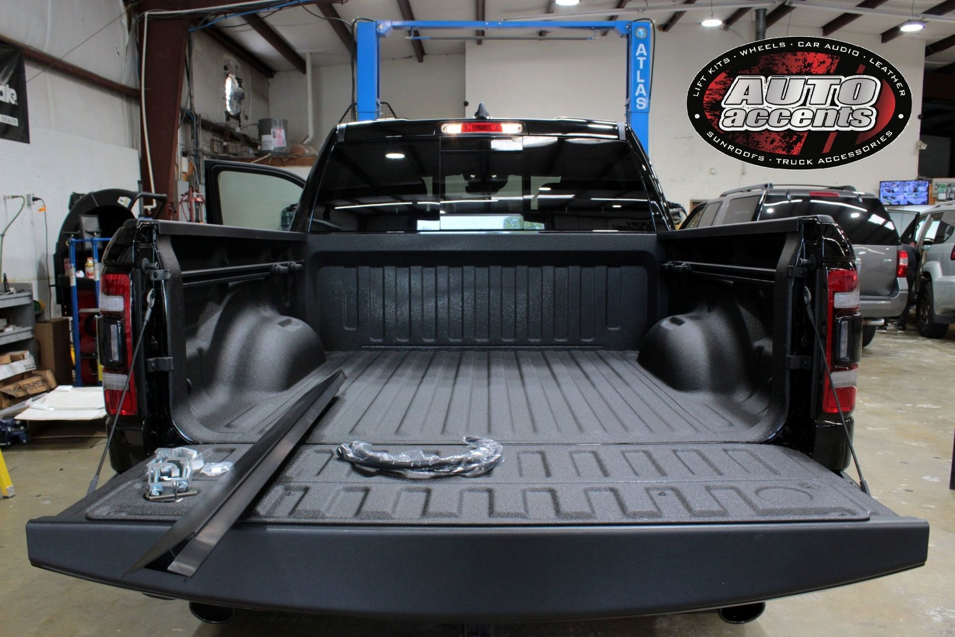 Gallery Auto Accents