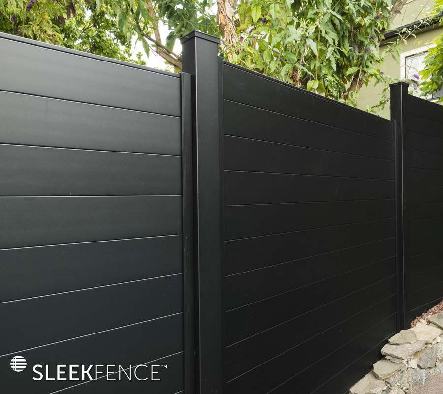 Sleek modular privacy fence