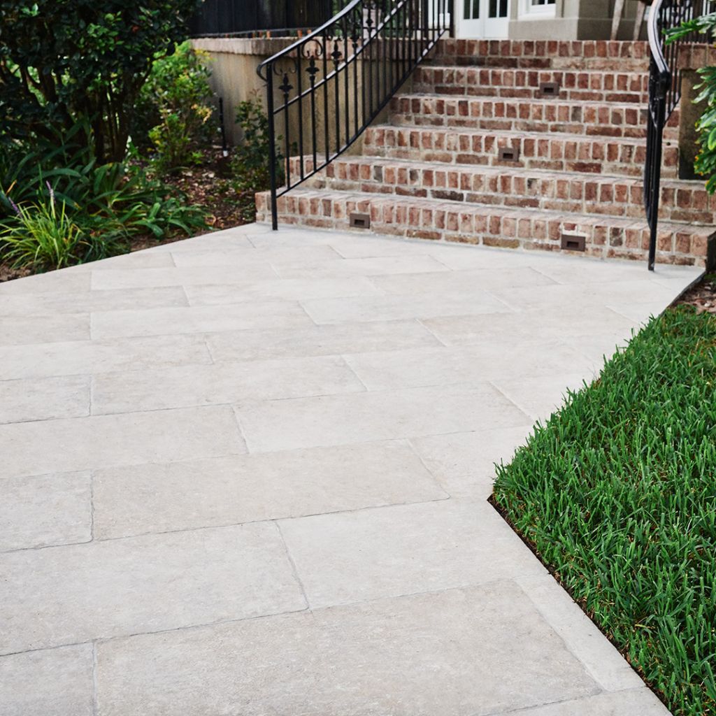 Crema di Latte Tumbled Porcelain Pavers