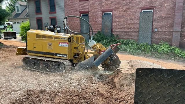 Stump grinding equipment