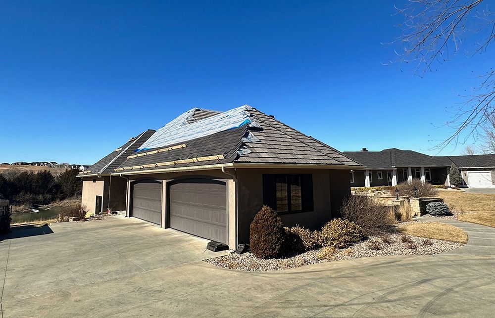 Roofing repair and installation service