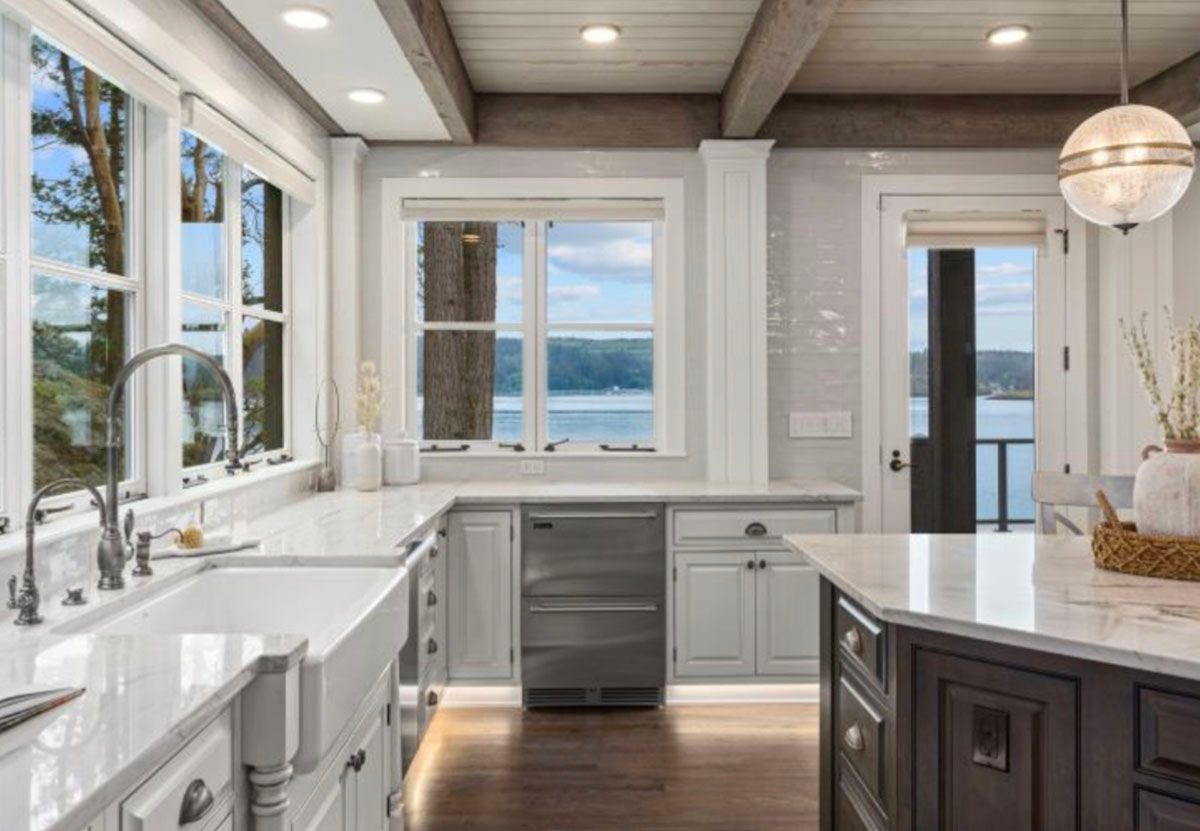 Stylish well-lighted house