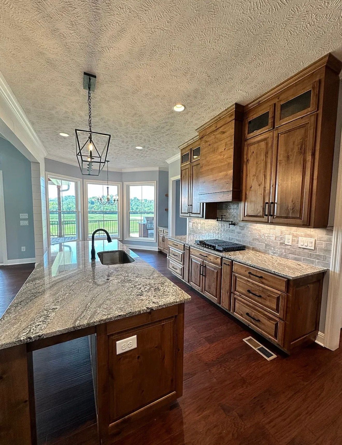 Derryberry Cabinets & Flooring Inc.