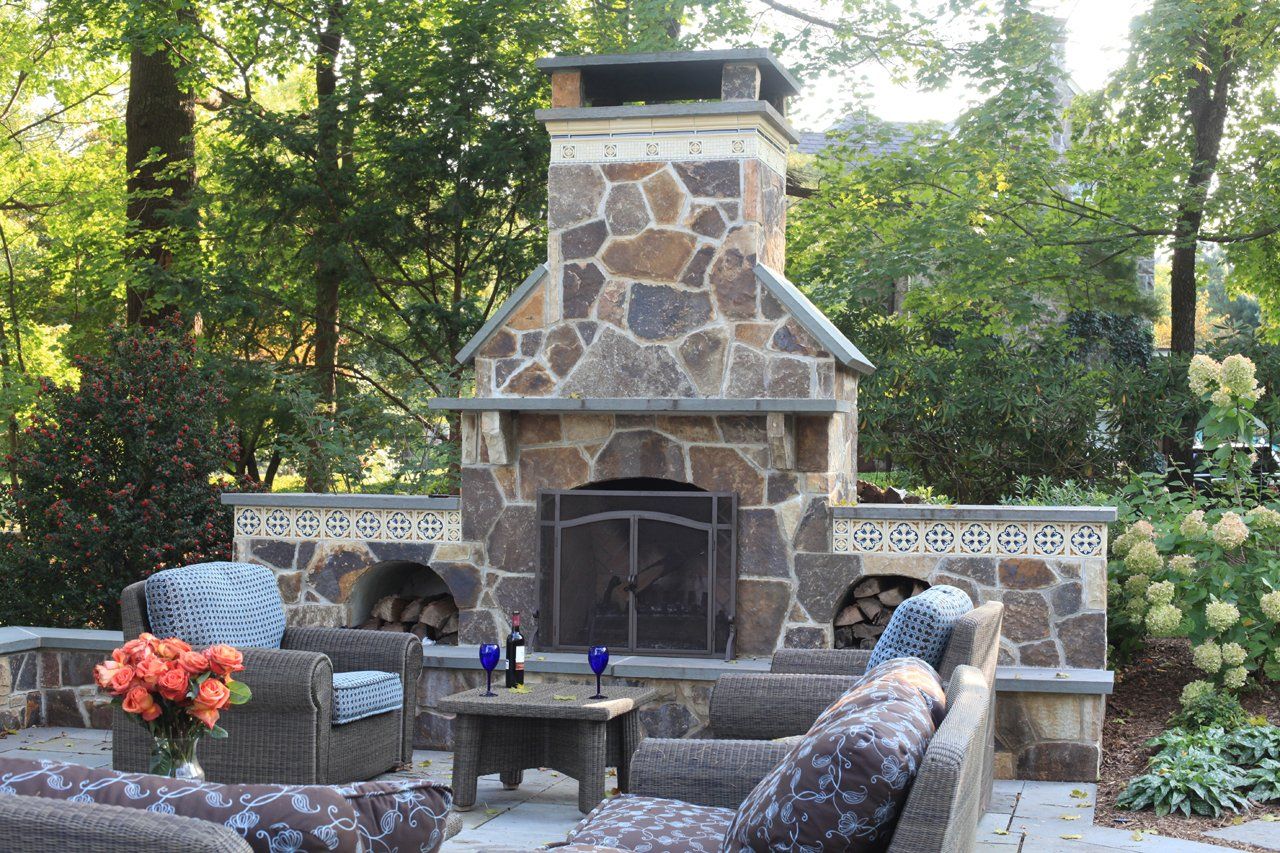 Outdoor fireplace