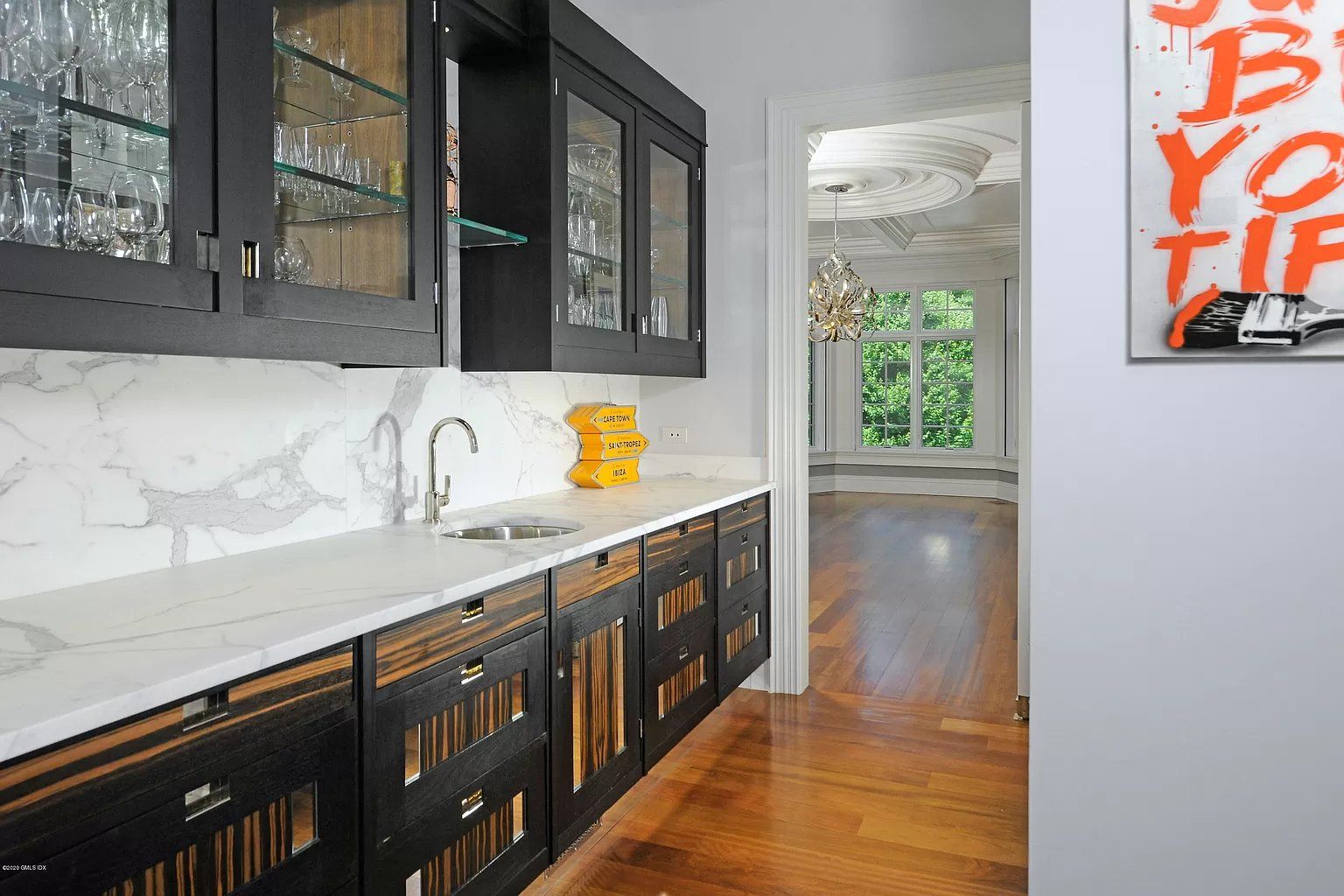 Black kitchen cabinets