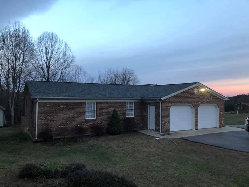 Residential roofing service