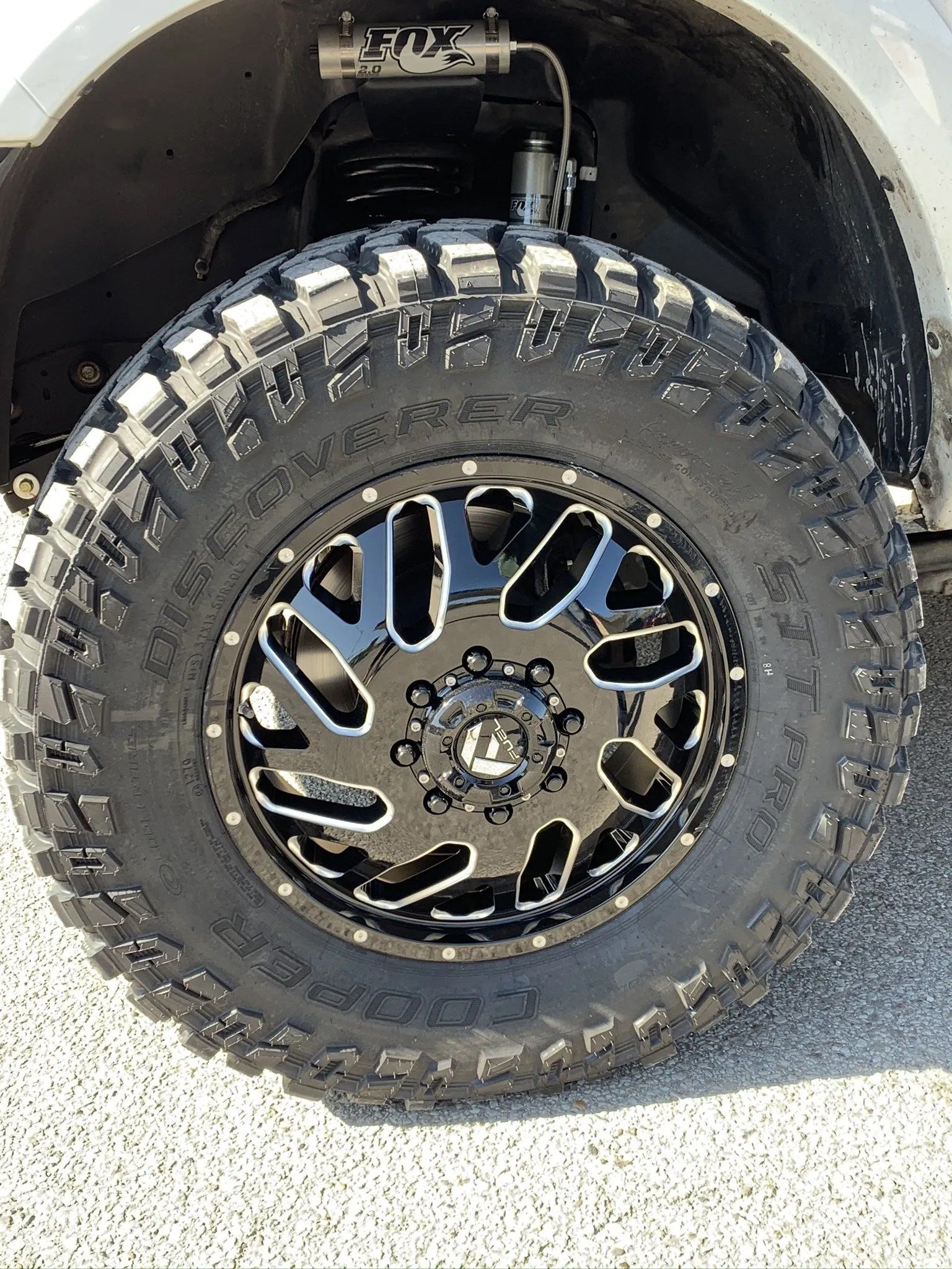 Truck tire