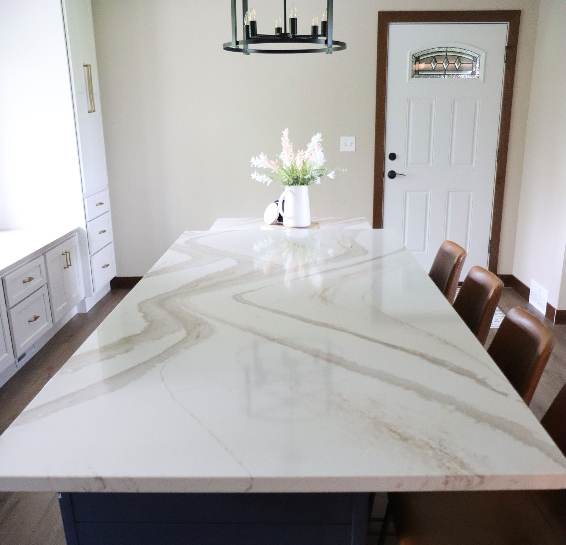 sleek island counter