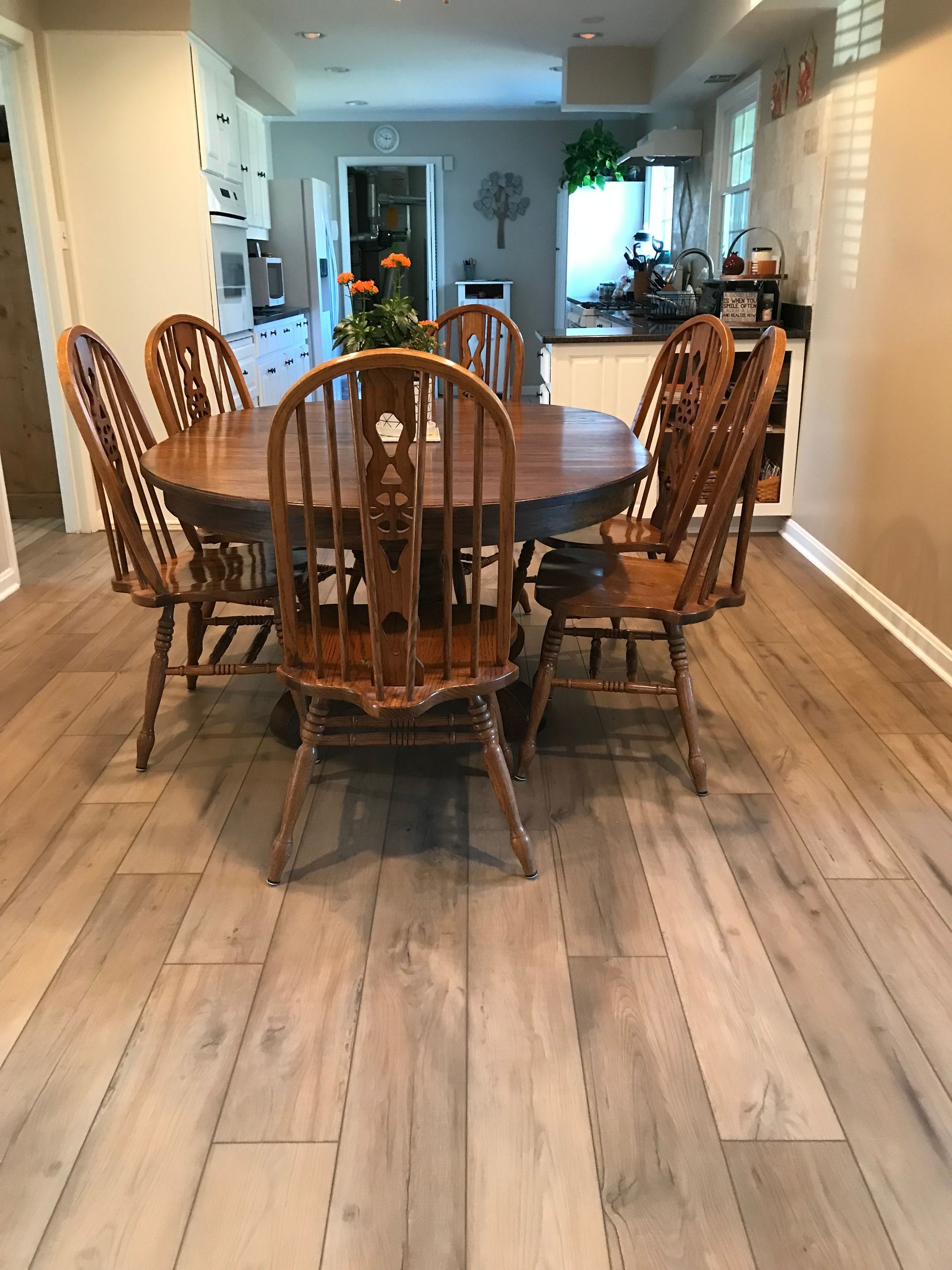 Luxury Vinyl Planks Flooring
