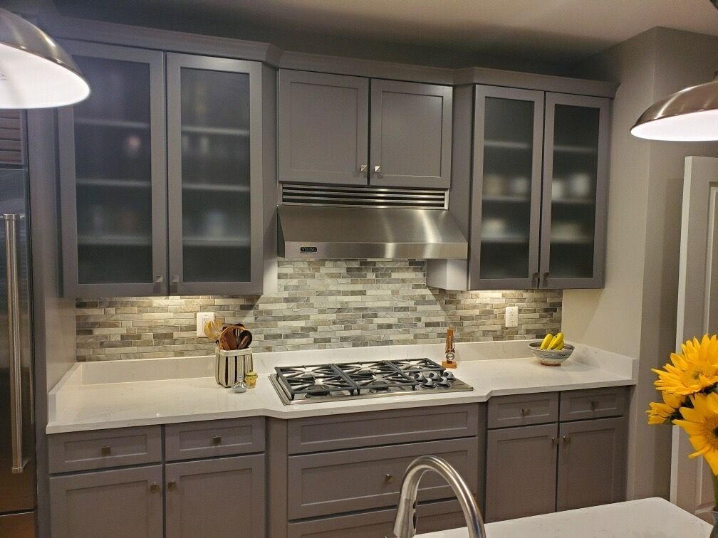 Kitchen Countertop and Backsplash