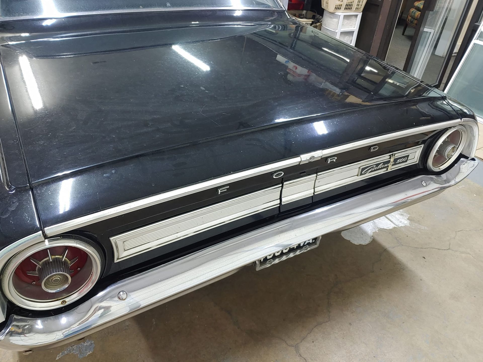 Auto glass service