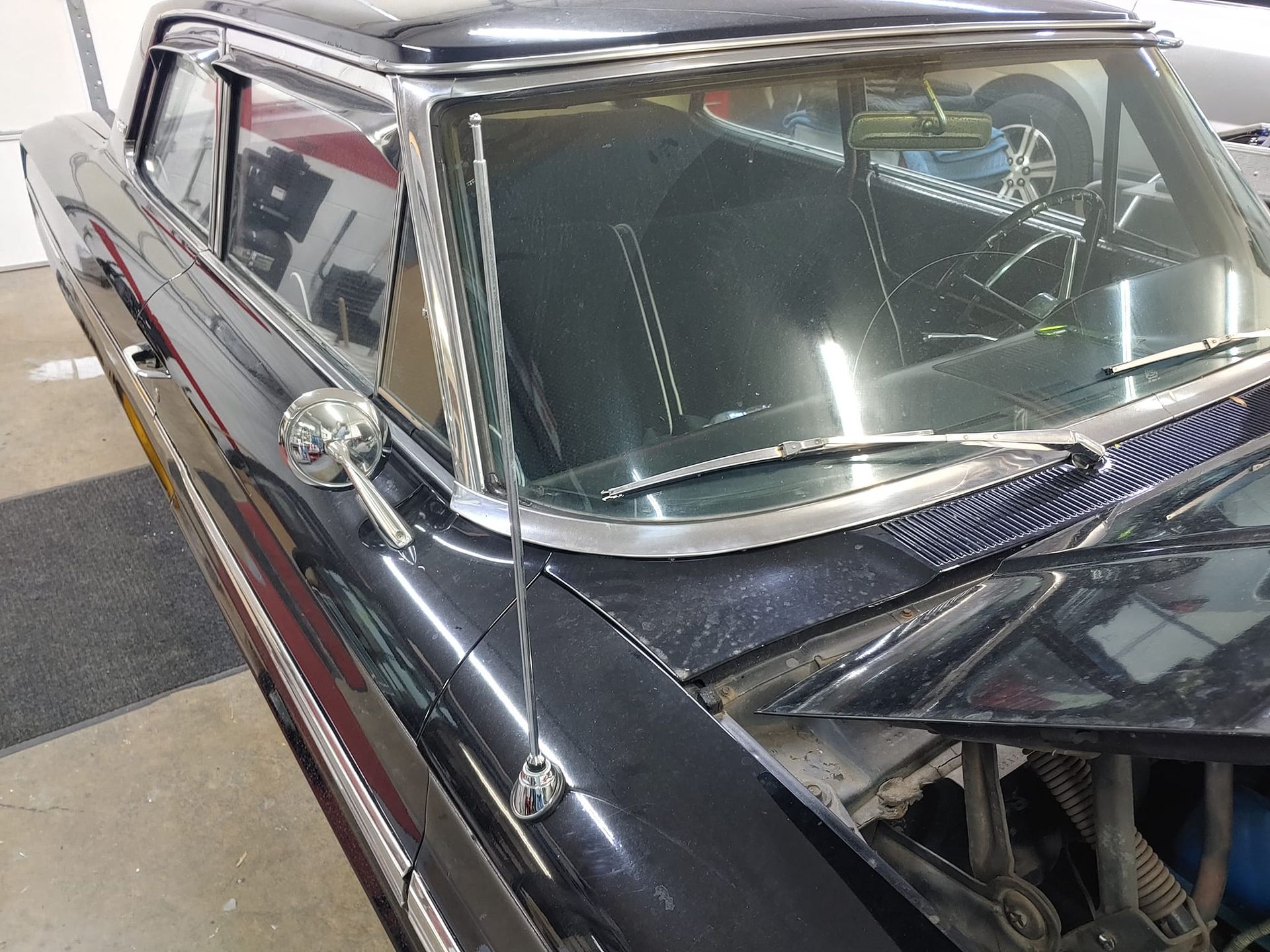 Auto glass service