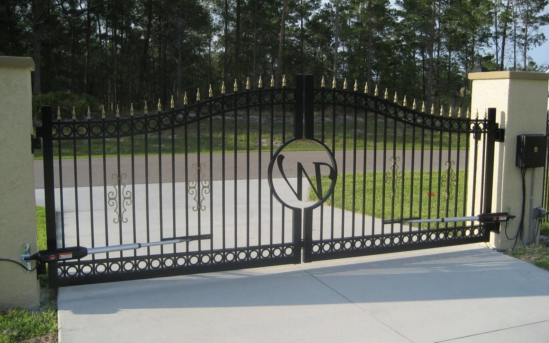 Gate