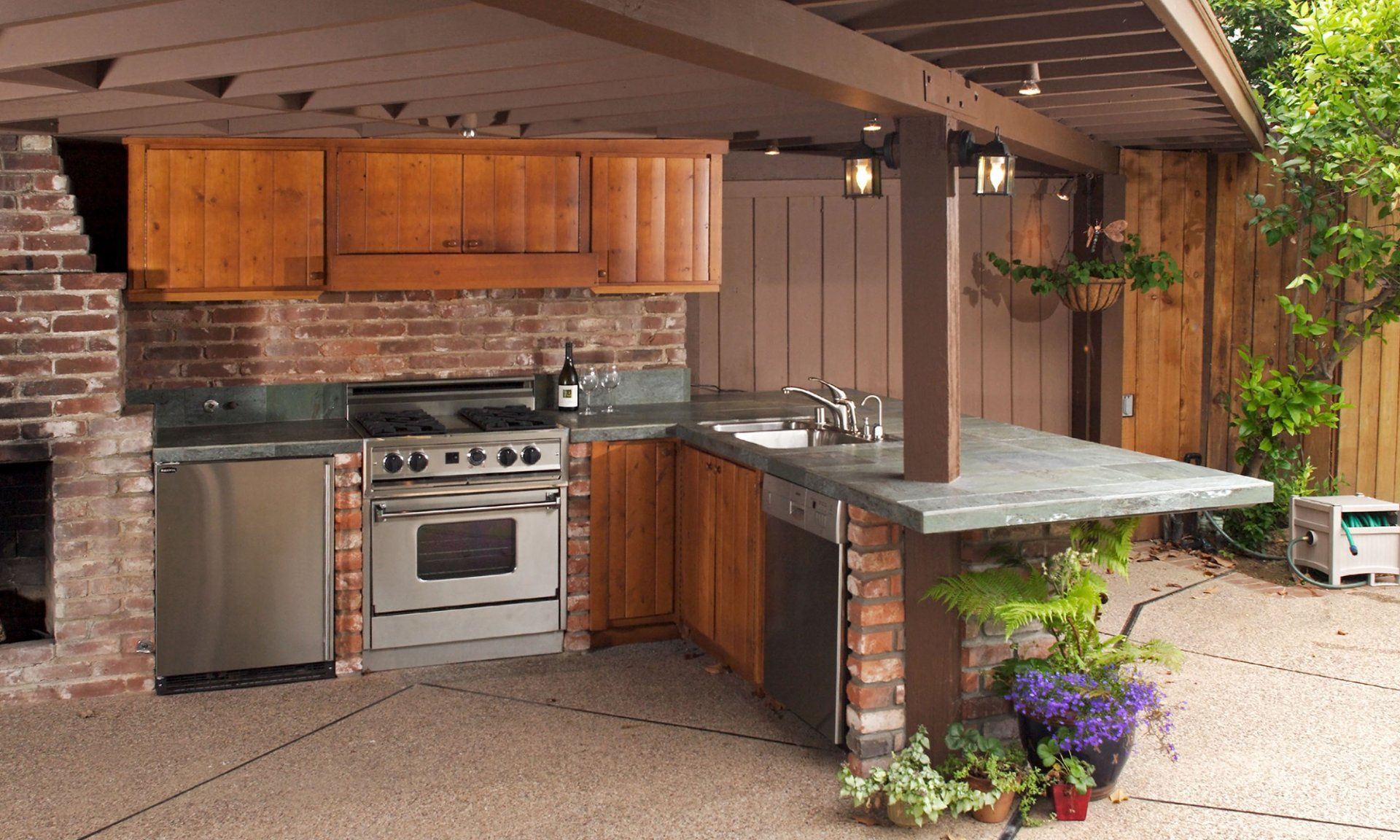 Outdoor kitchen
