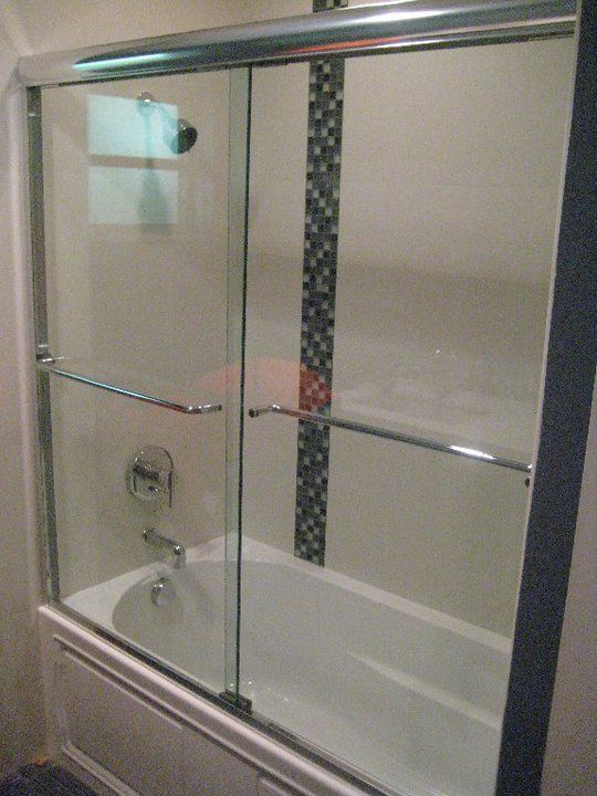 Frameless shower