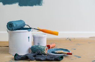 Painting bucket and materials