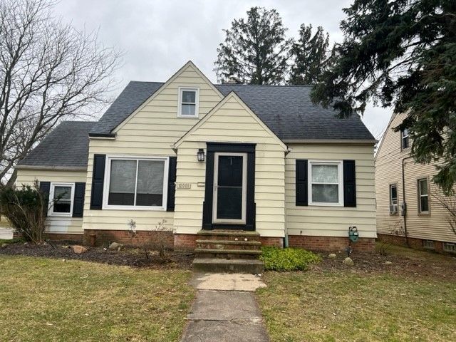 Front house siding before