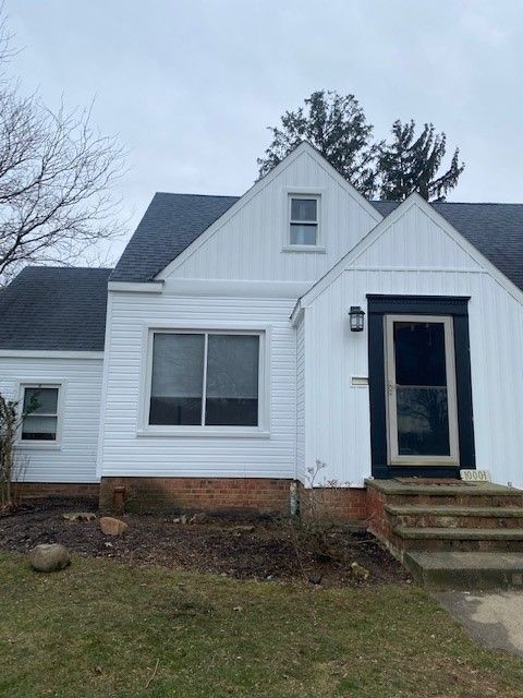 Front house siding after