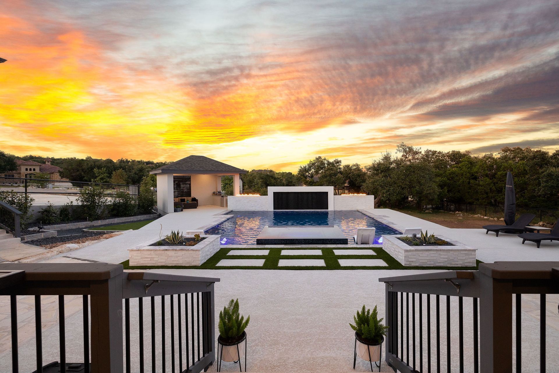Modern backyard with a pool