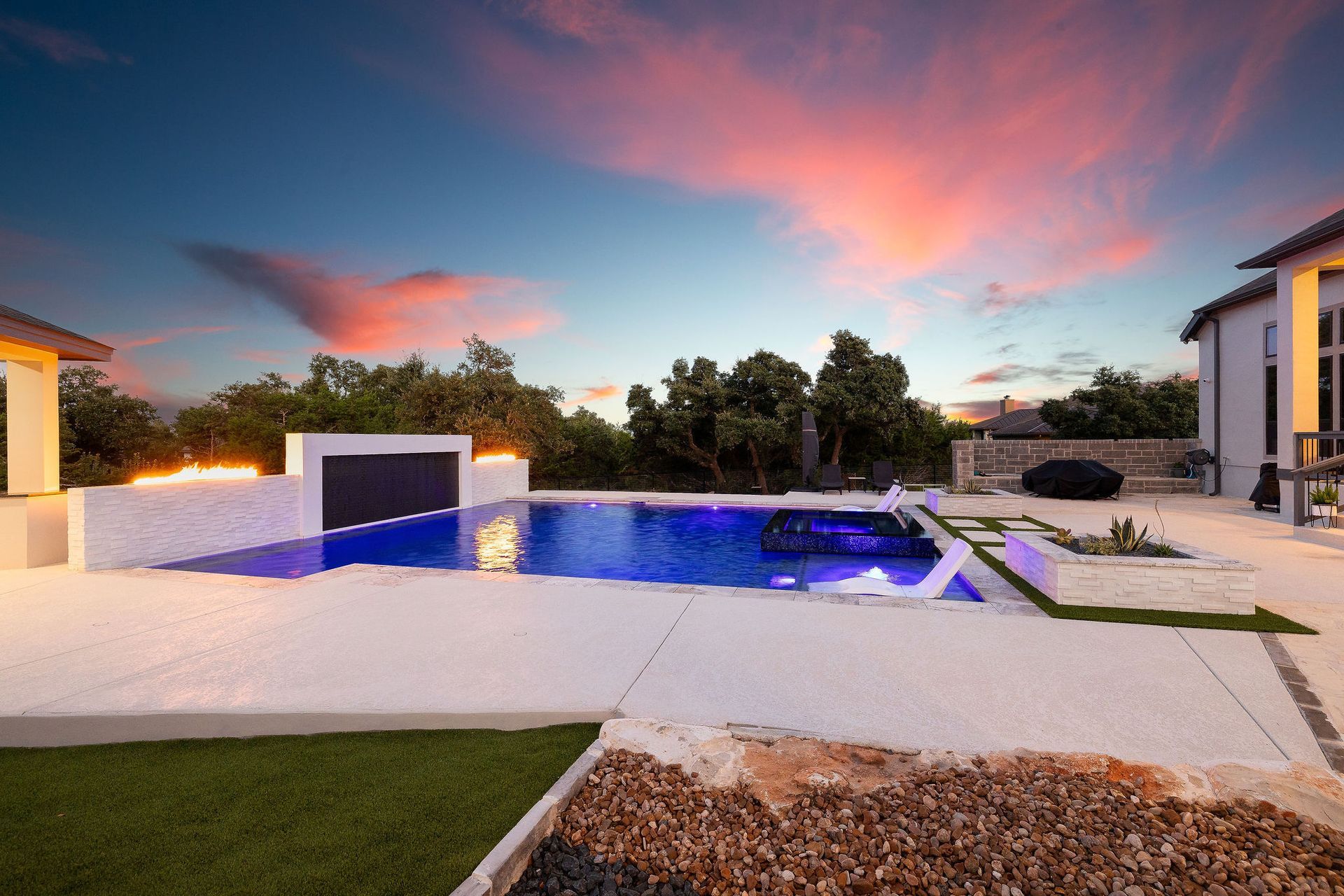 Modern backyard with a pool