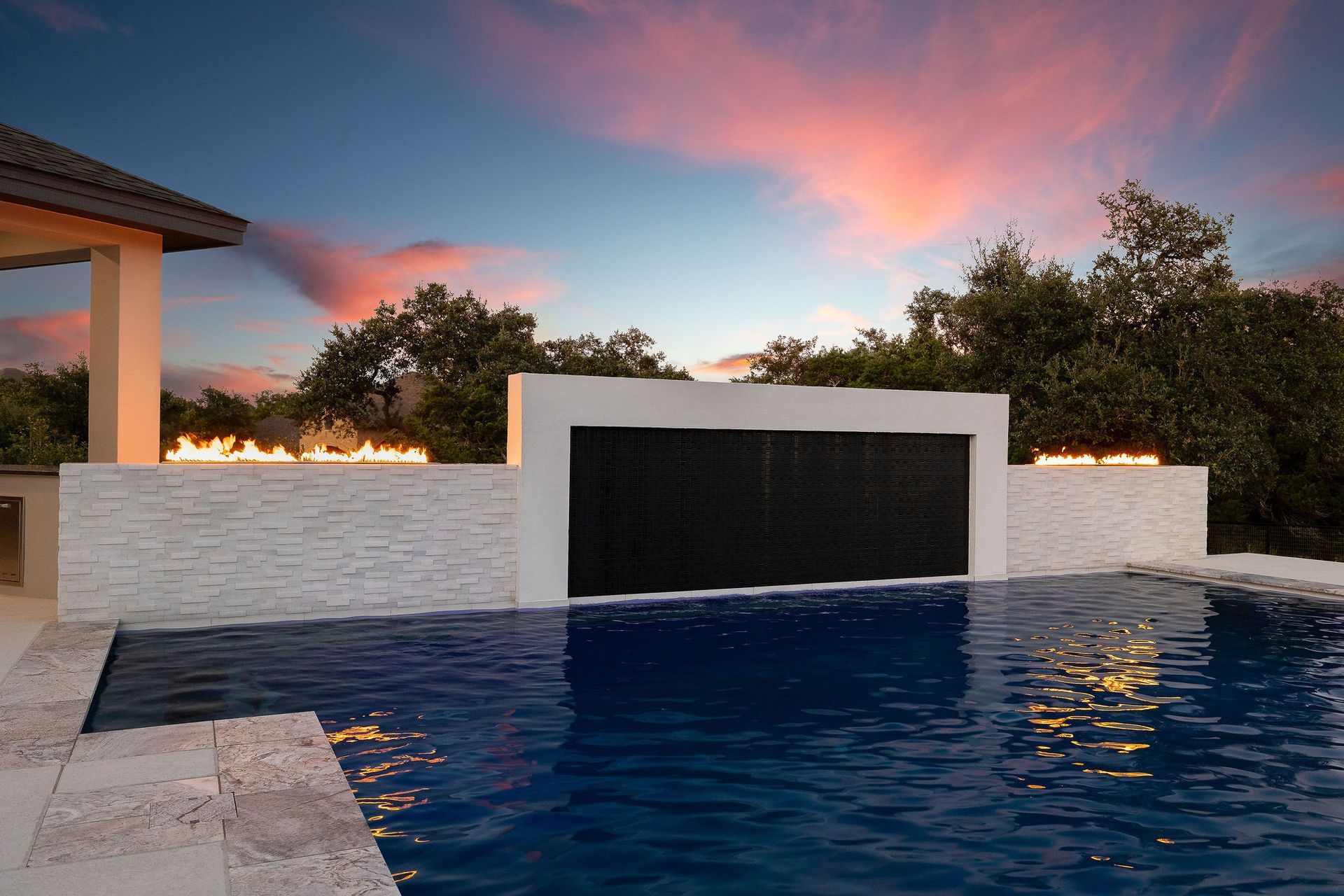 Modern backyard with a pool