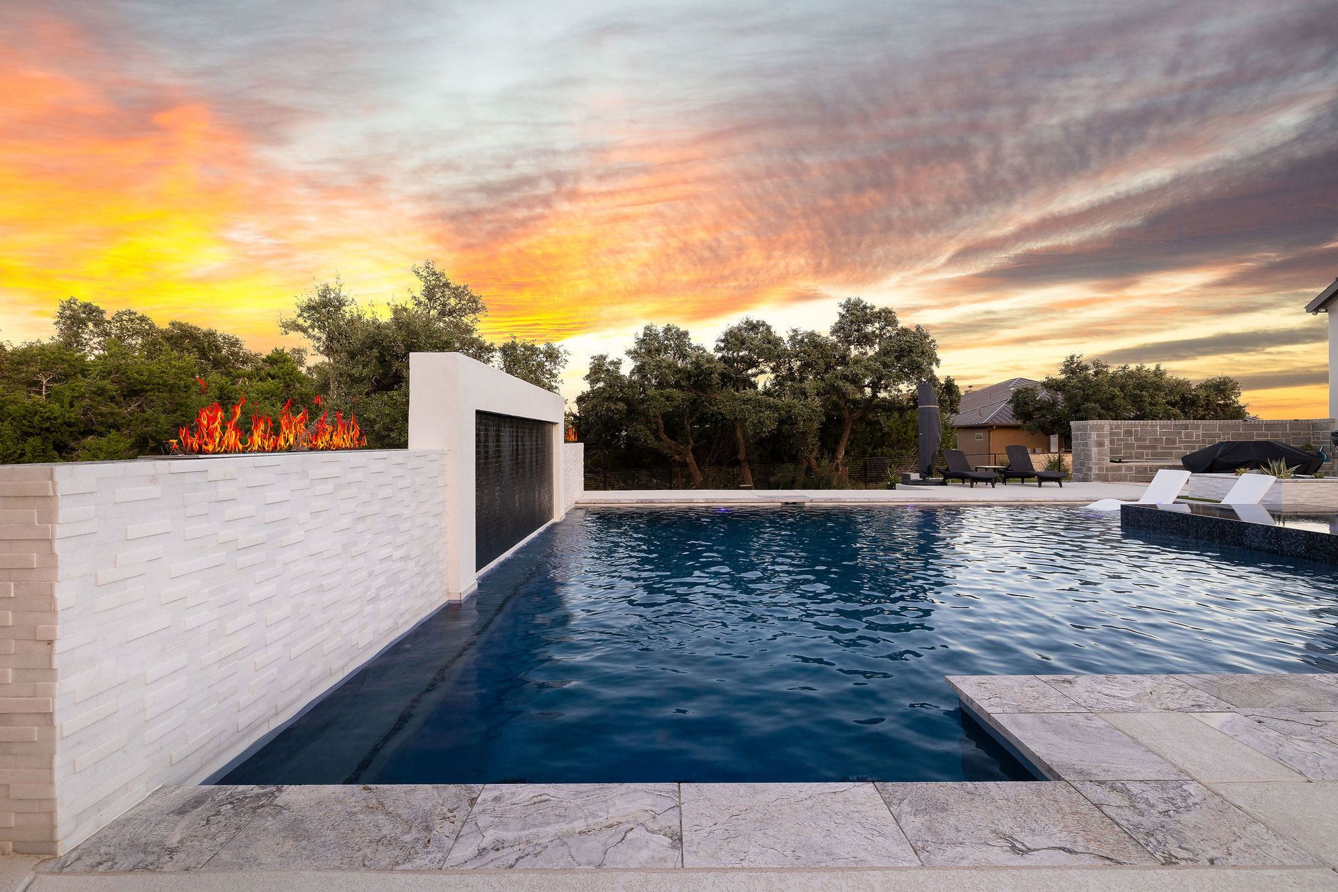 Modern backyard with a pool