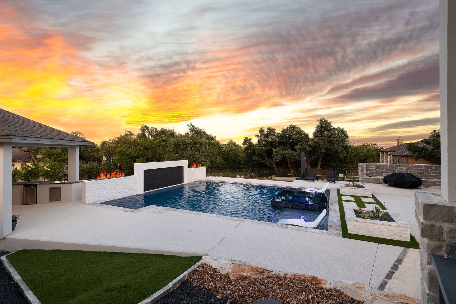 Modern backyard with a pool