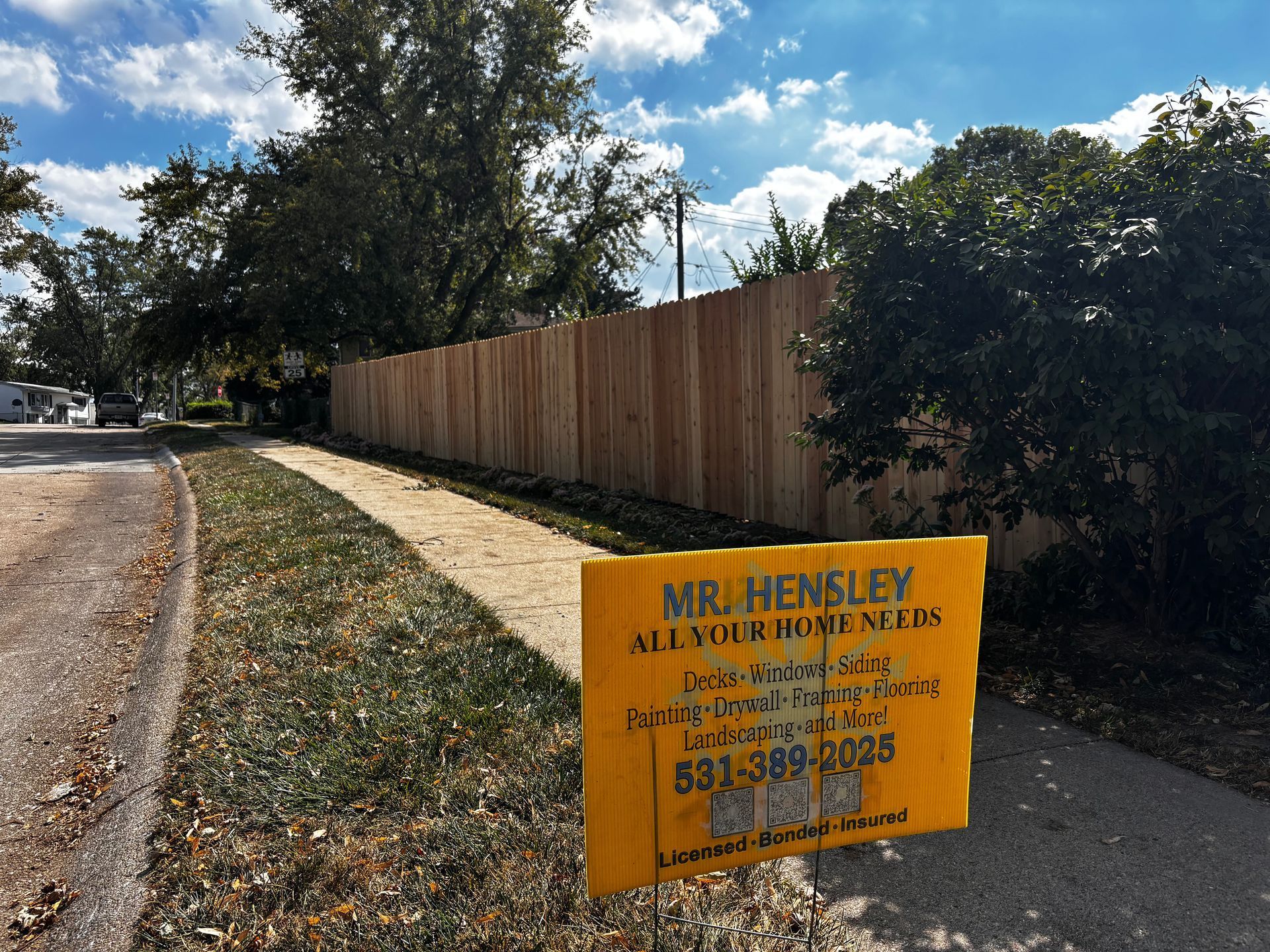 A yellow sign that says mr hensley on it