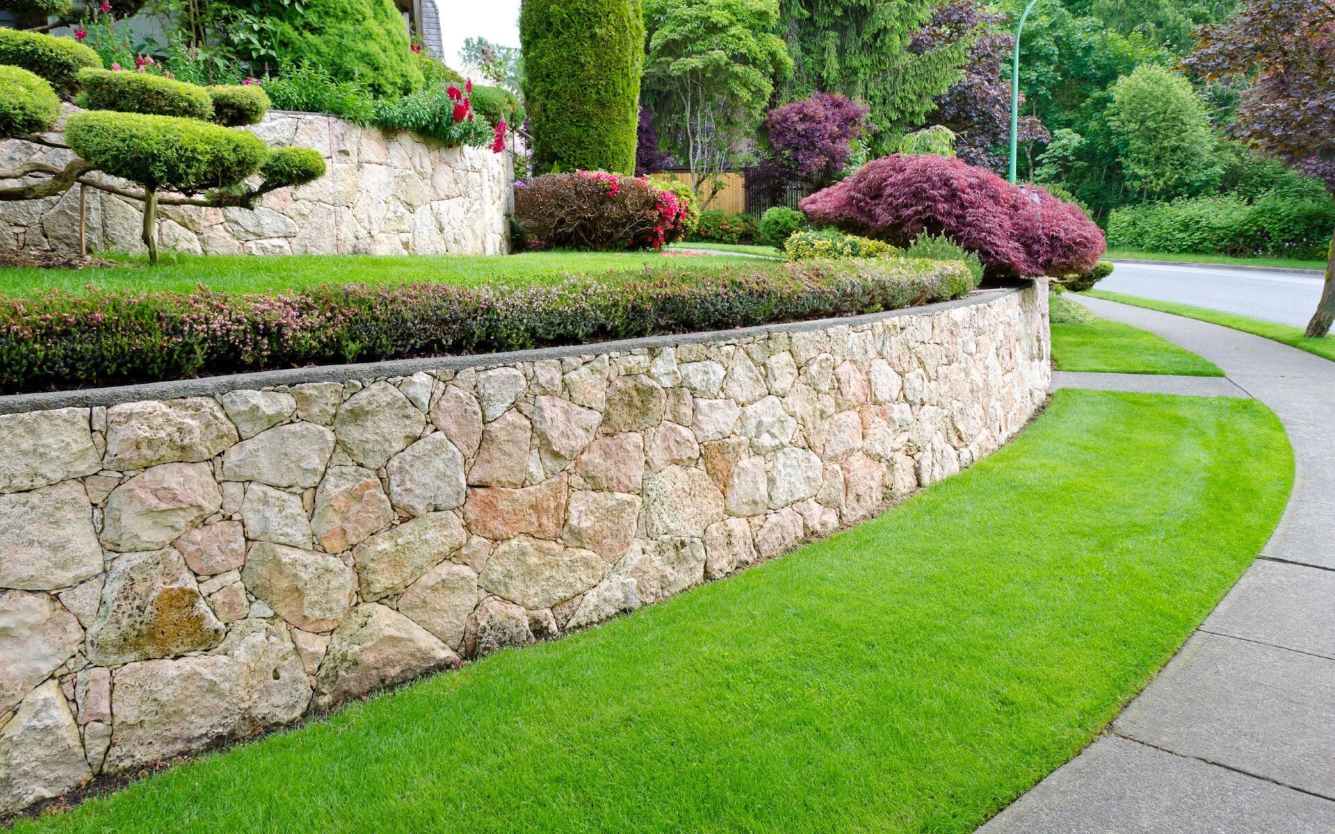 Retaining wall