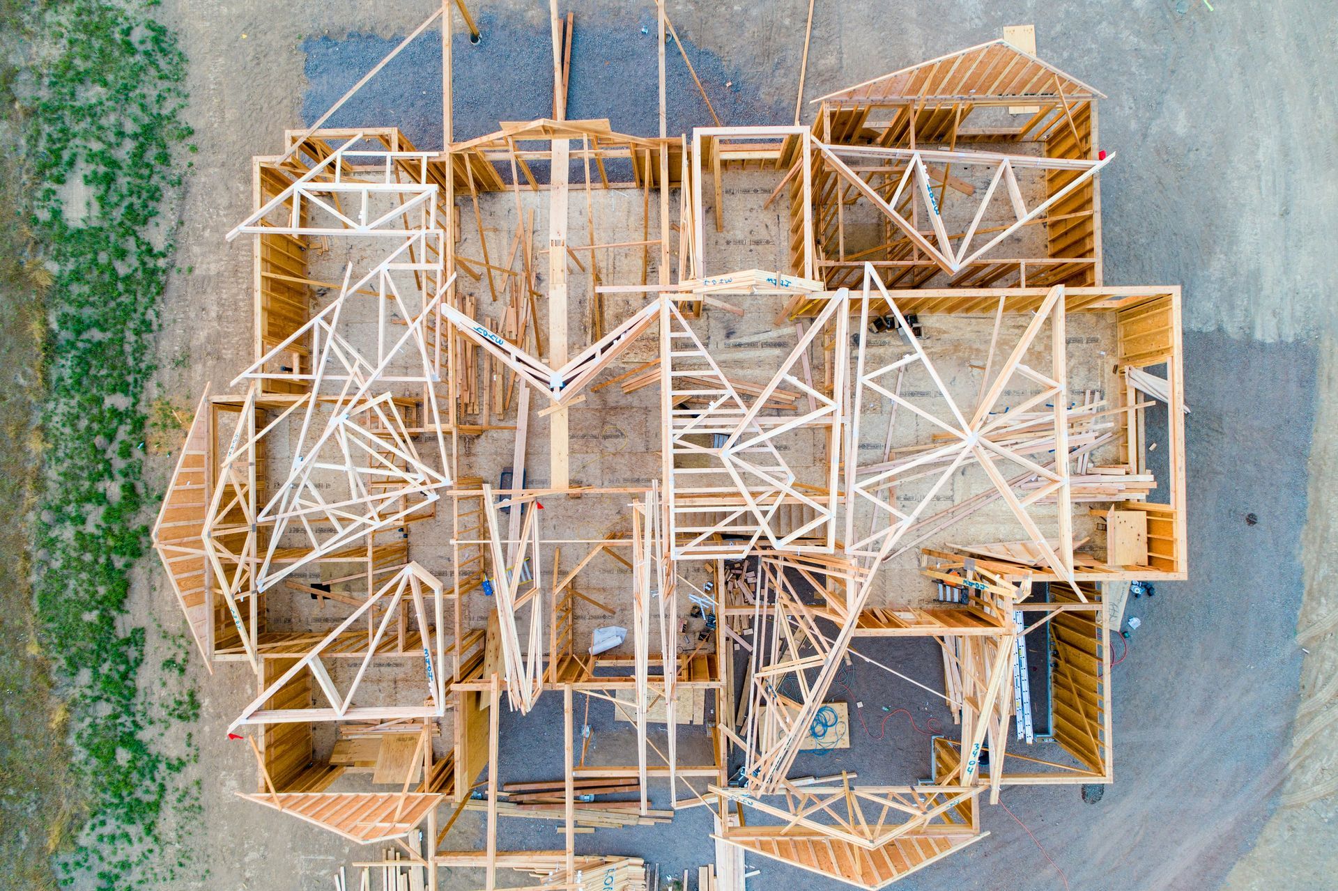 An aerial view of a house under construction.