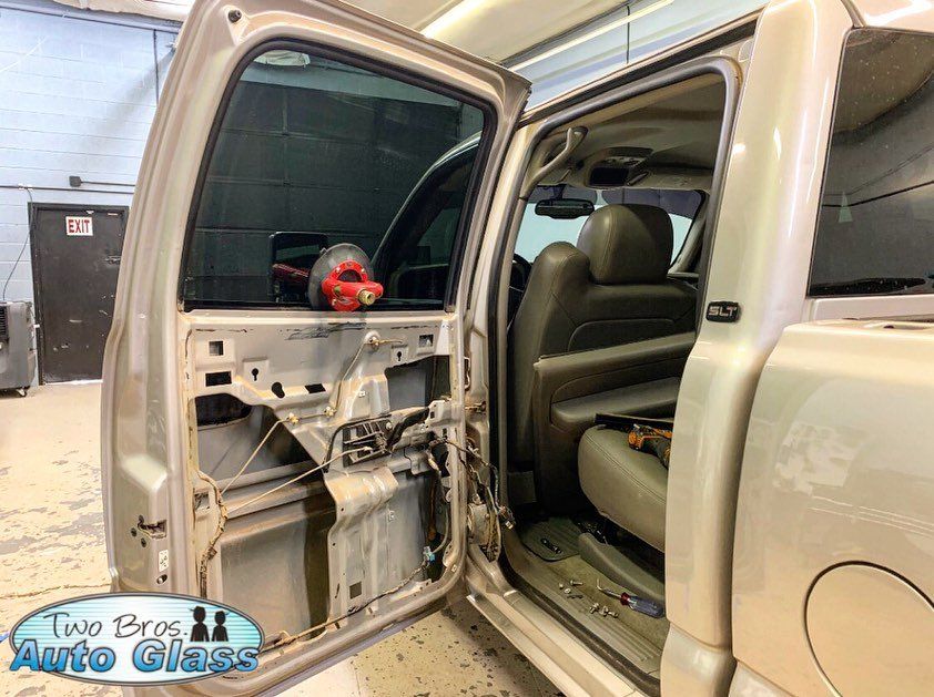 Auto glass service