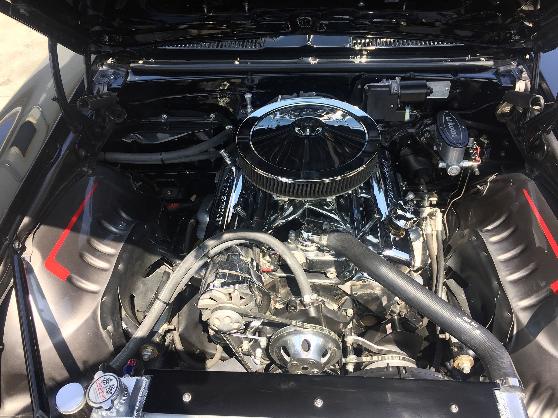 Chevrolet Camaro SS engine