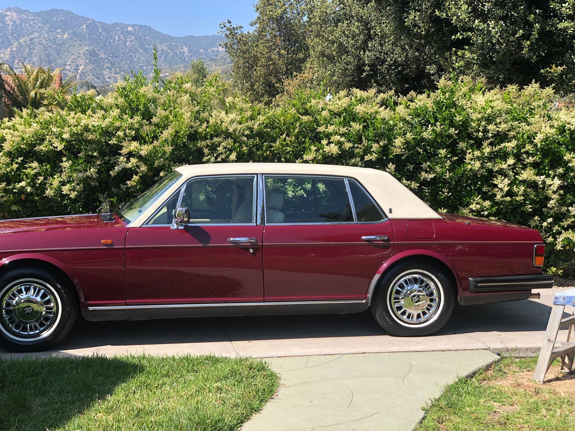 Two-colored Rolls-Royce
