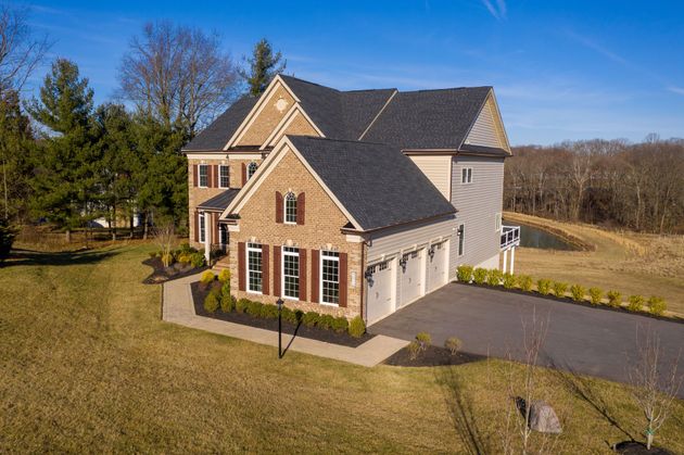 Arrow Roofing