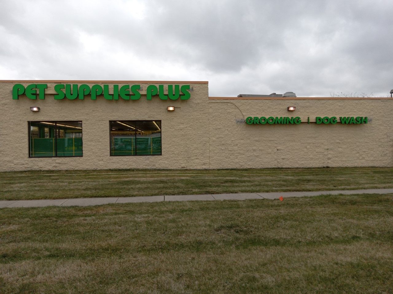 Pet Supplies Plus