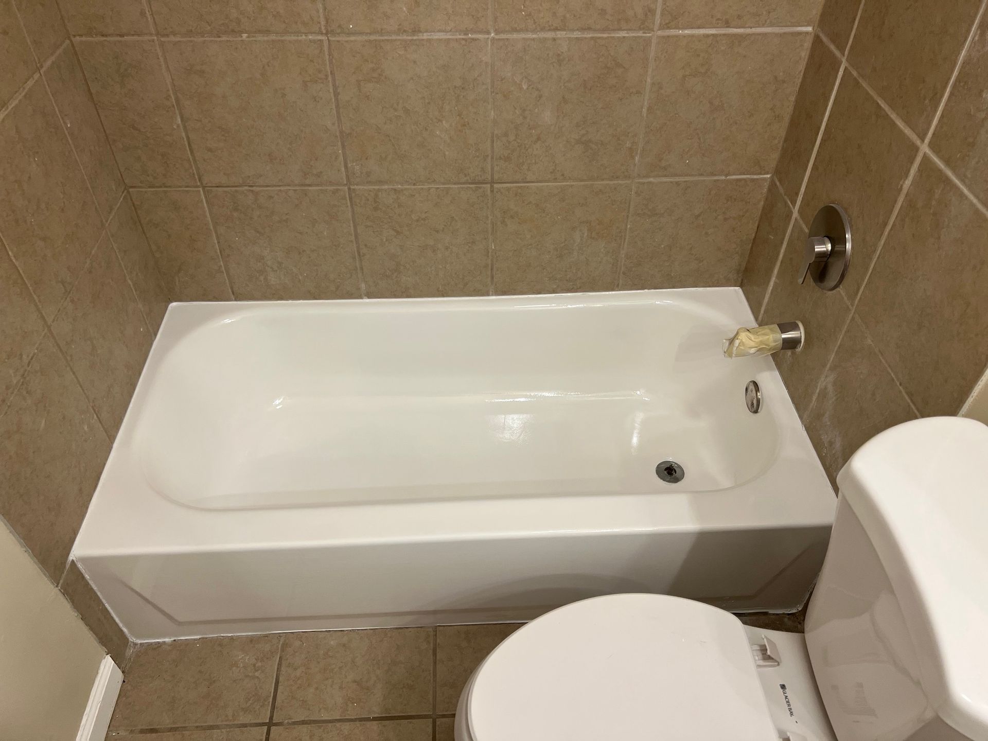 bathtub reglazing services
