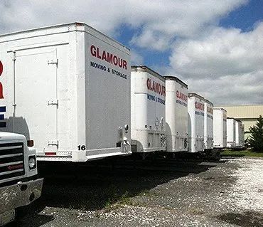 Glamour moving truck