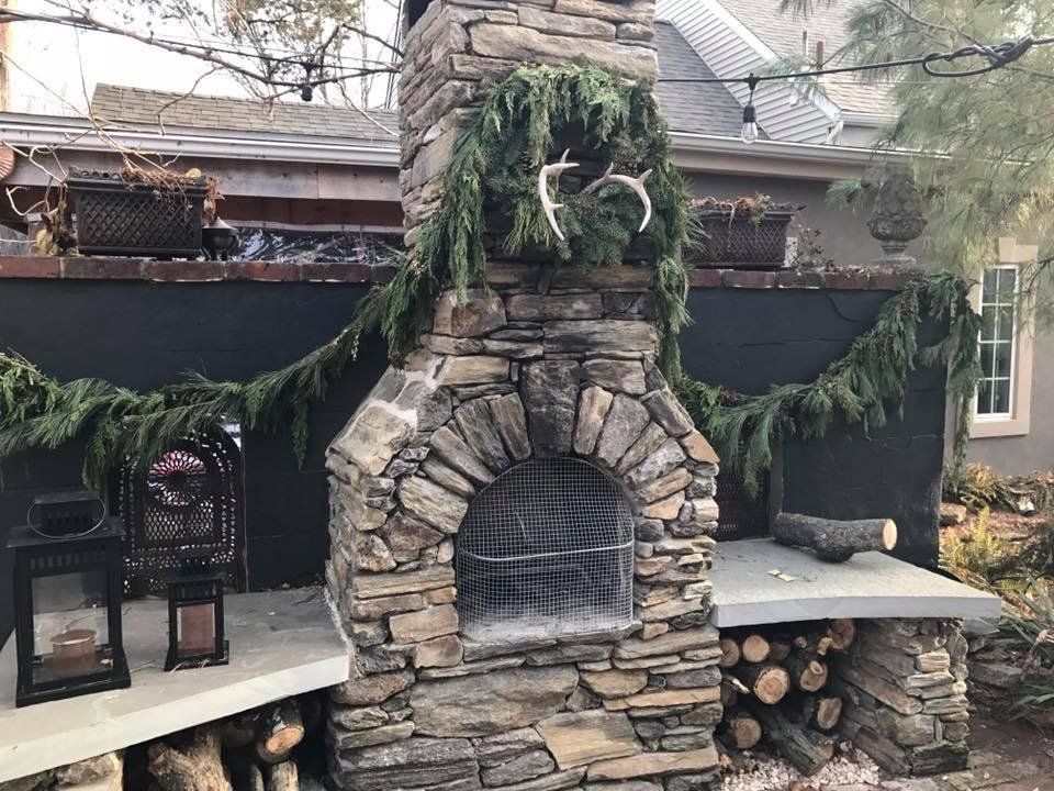 Outdoor fireplace