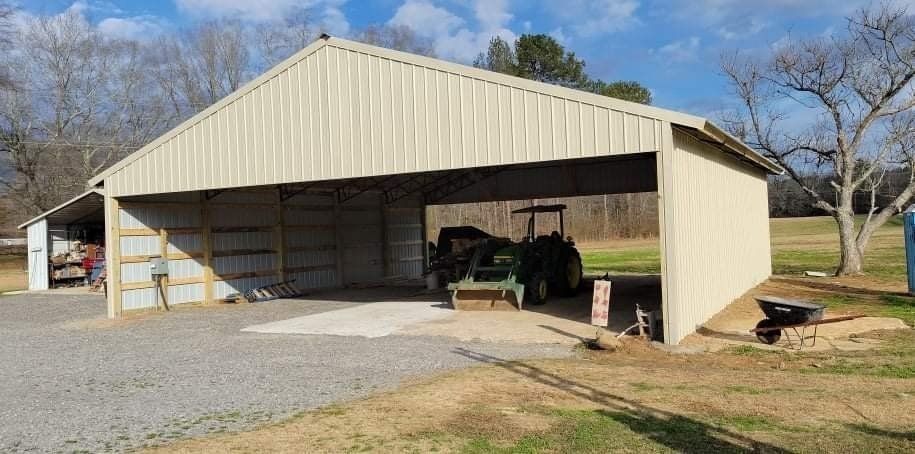 Commercial carport
