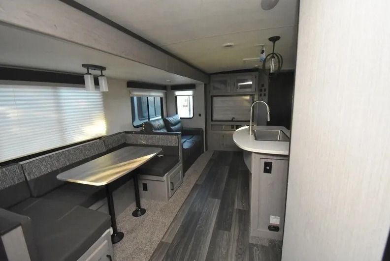 2020 Heartland Mallard M33 Living Space