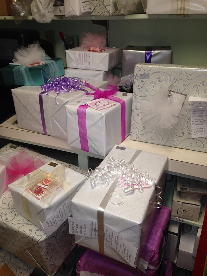 Bridal registry and gift wrapping