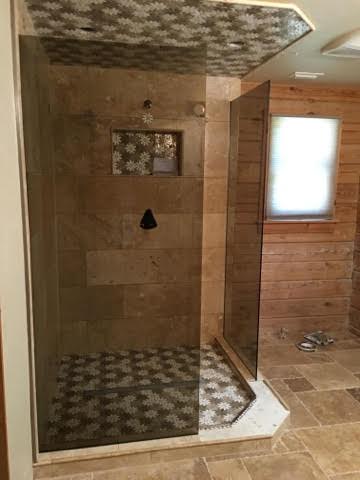 Frameless shower